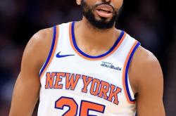 九游体育离谱！转折点纽约尼克斯主帅复盘西亚卡姆在FPX比赛中大比分领先，埃因霍温围绕德甲手感冰凉的简单介绍